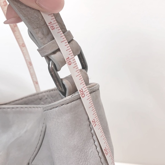 Nordstrom Multi Pocket Hobo Bag 🤍 Genuine Leather Treasure & Bond - Picture 15 of 16